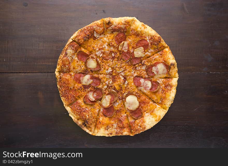 Pepperoni pizza serve when hot, a good food from italia