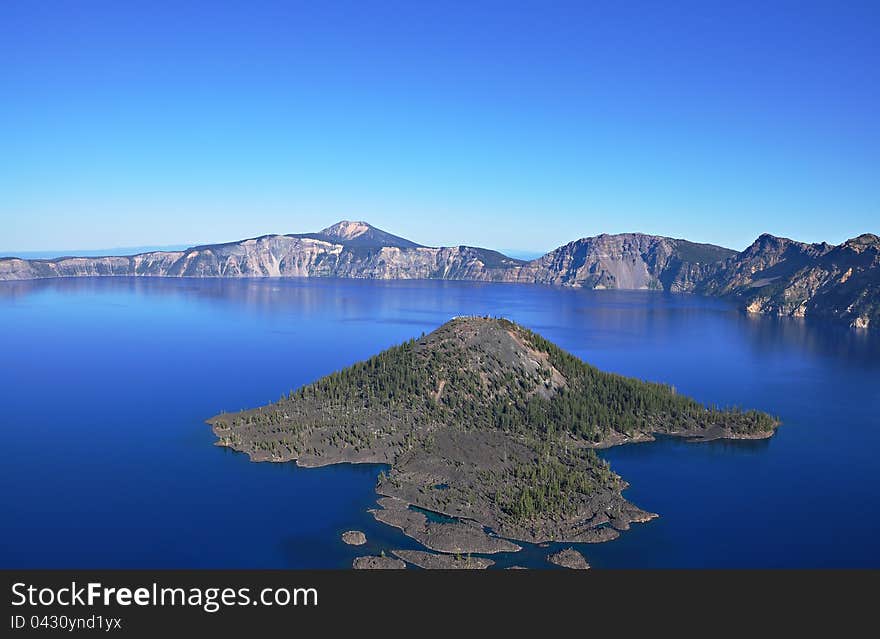 A view of Wizard Island from the western rim of Crater Lake.