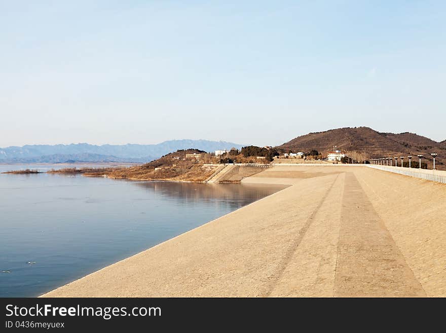 Reservoirs dam in the winter