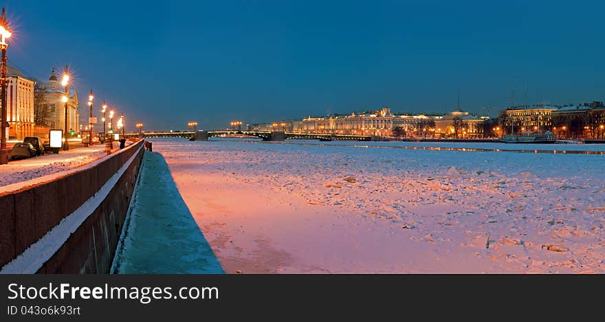 Kind on the Palace bridge and the Hermitage