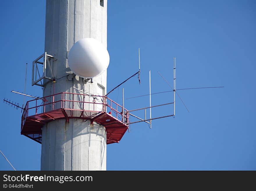 Telecommunications tower