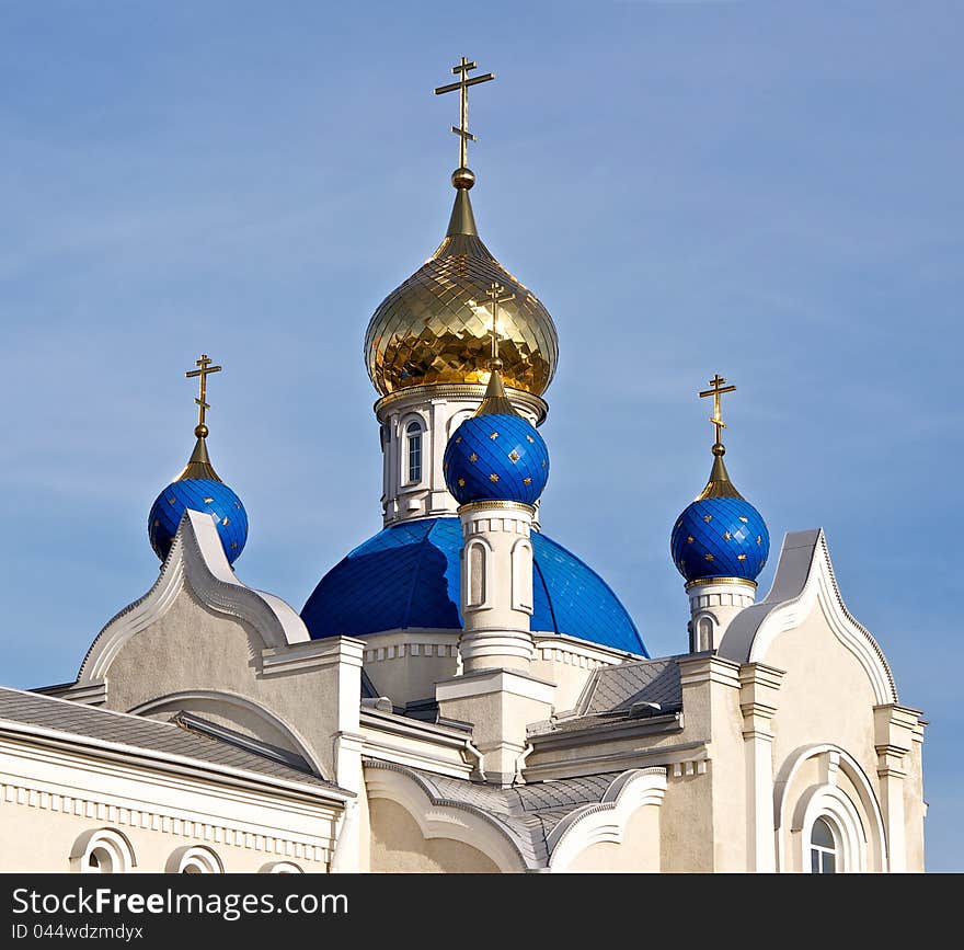 Russian churches are almost always brightly decorated. Stand out of the dome. They are often coated with a special gold or painted in bright colors. It is believed that because they are becoming more visible to God. Russian churches are almost always brightly decorated. Stand out of the dome. They are often coated with a special gold or painted in bright colors. It is believed that because they are becoming more visible to God.