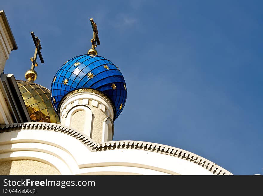 Russian churches are almost always brightly decorated. Stand out of the dome. They are often coated with a special gold or painted in bright colors. It is believed that because they are becoming more visible to God. Russian churches are almost always brightly decorated. Stand out of the dome. They are often coated with a special gold or painted in bright colors. It is believed that because they are becoming more visible to God.