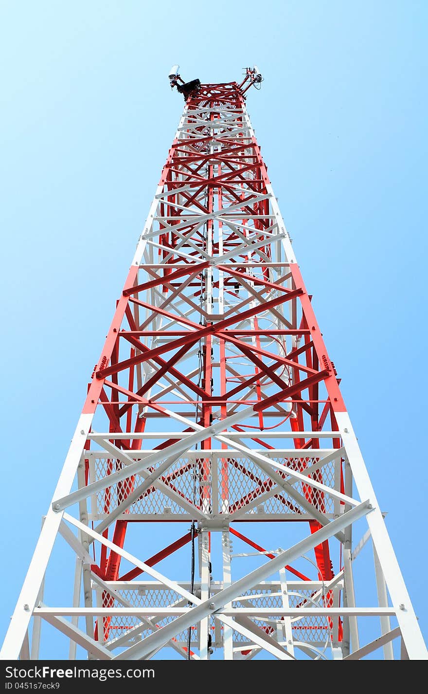 Mobile phone mast antenna