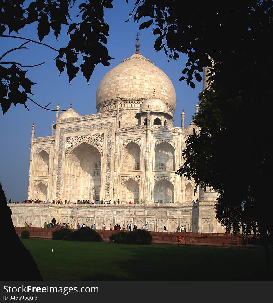 The Taj Mahal seen from the east side in 2009