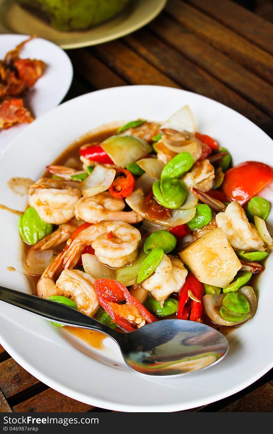 Fried shrimp with stinky beans