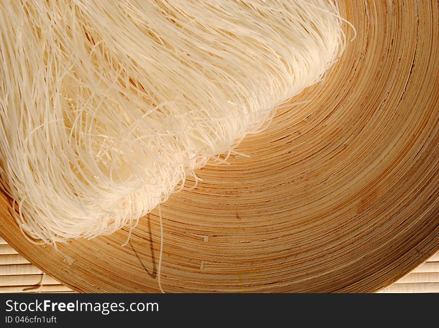 Raw rice noodles