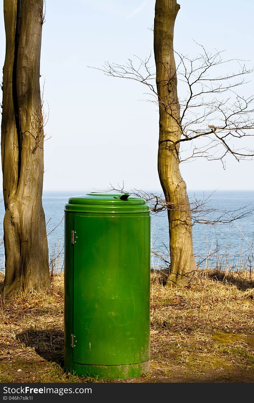 Waste ton at steep coast