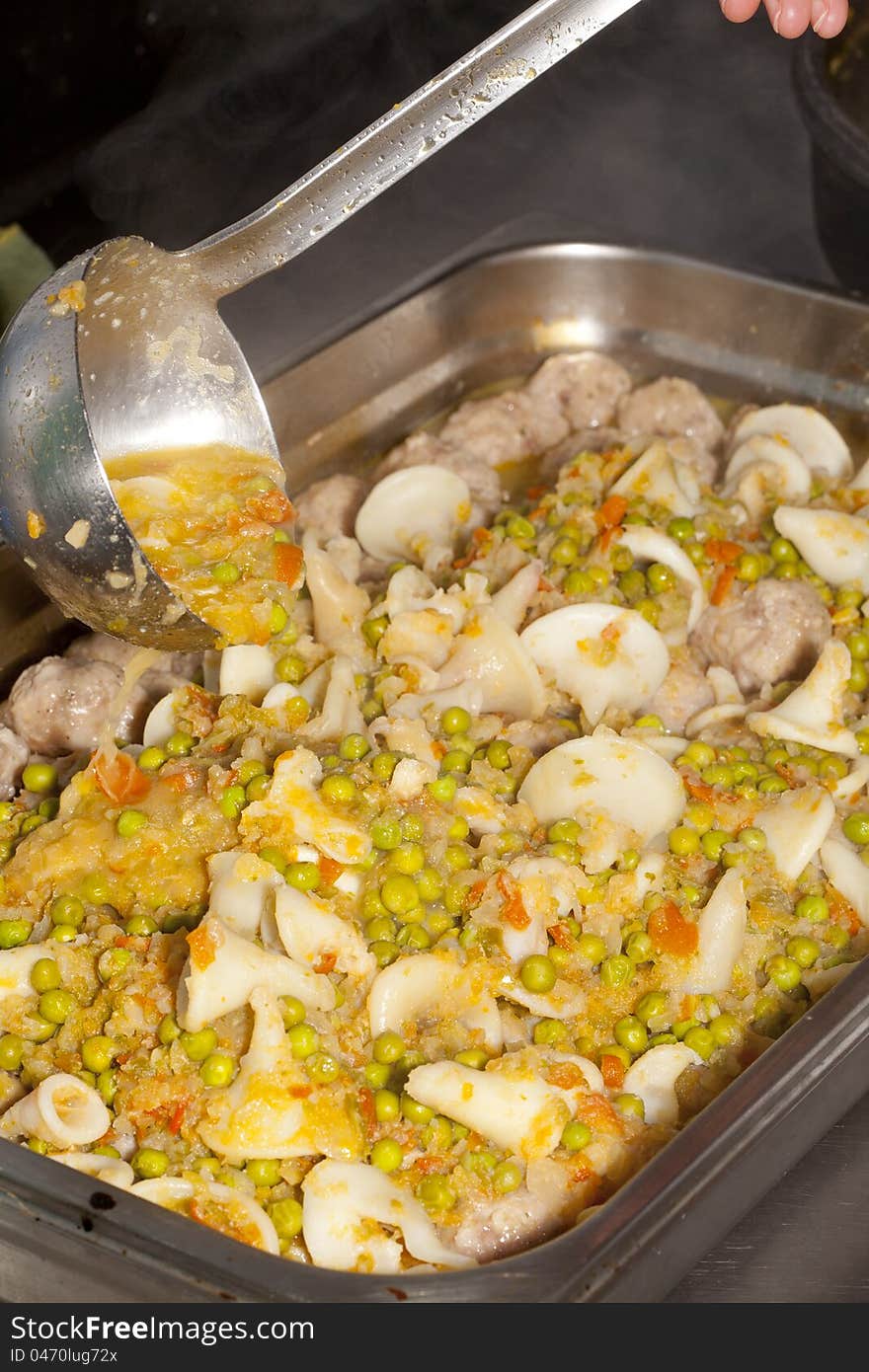 Cuttlefish With Peas And Meat