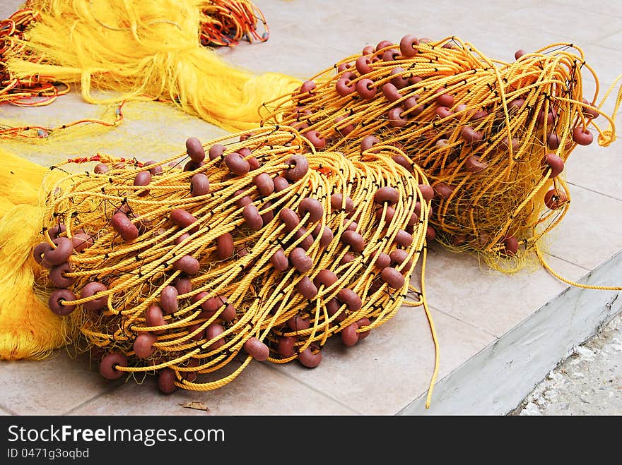 Yellow fishers net