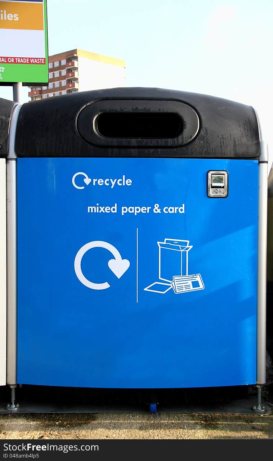 Image of a recycling bin for paper and card