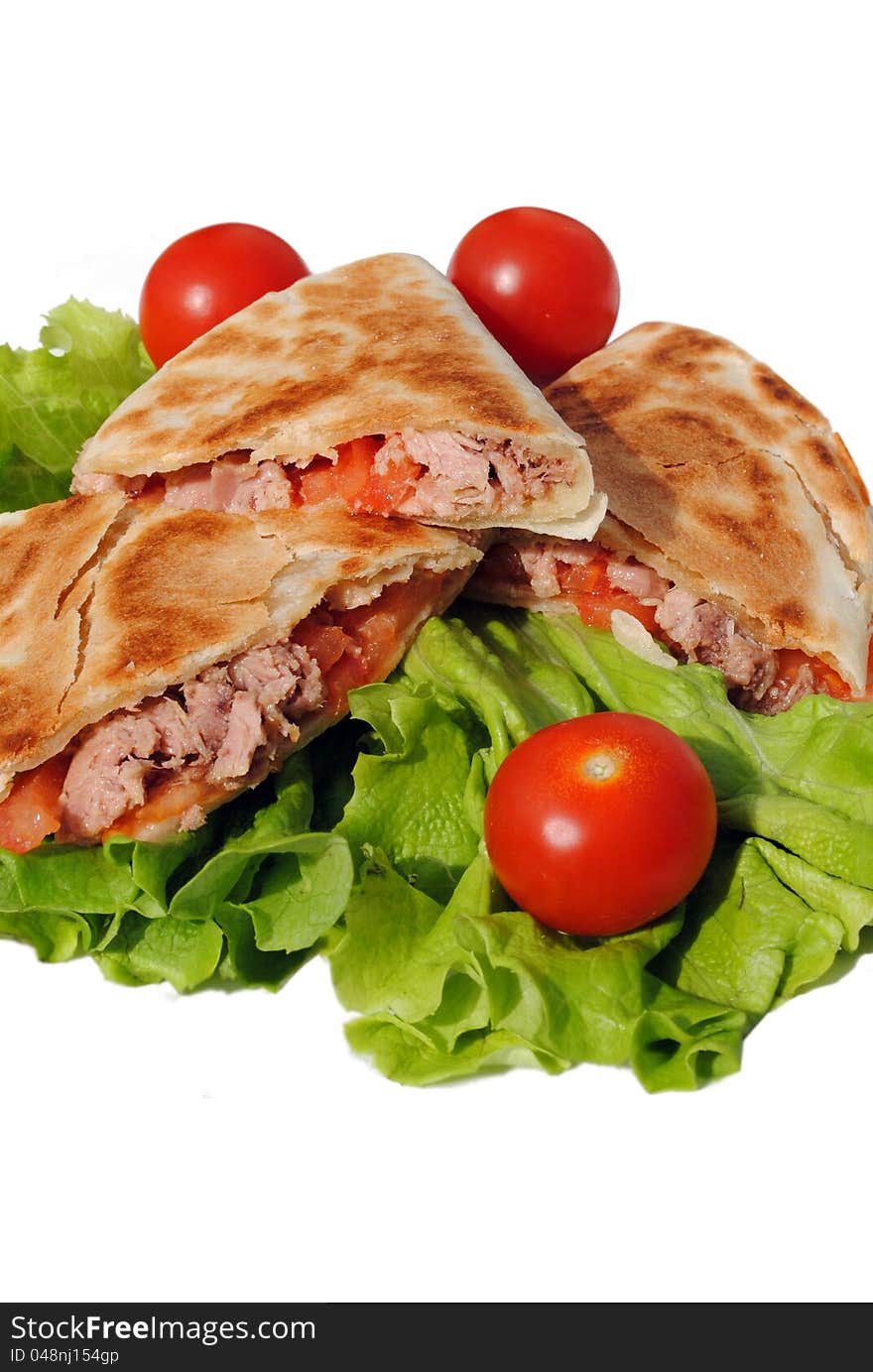 Tortilla with tuna and tomatoes