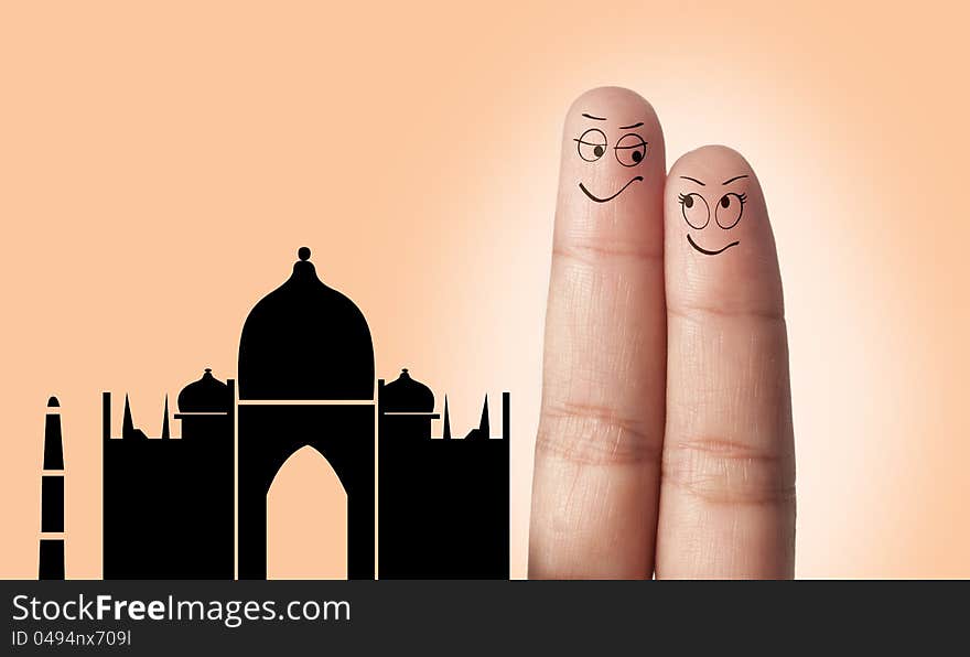 A finger couple dream to travel