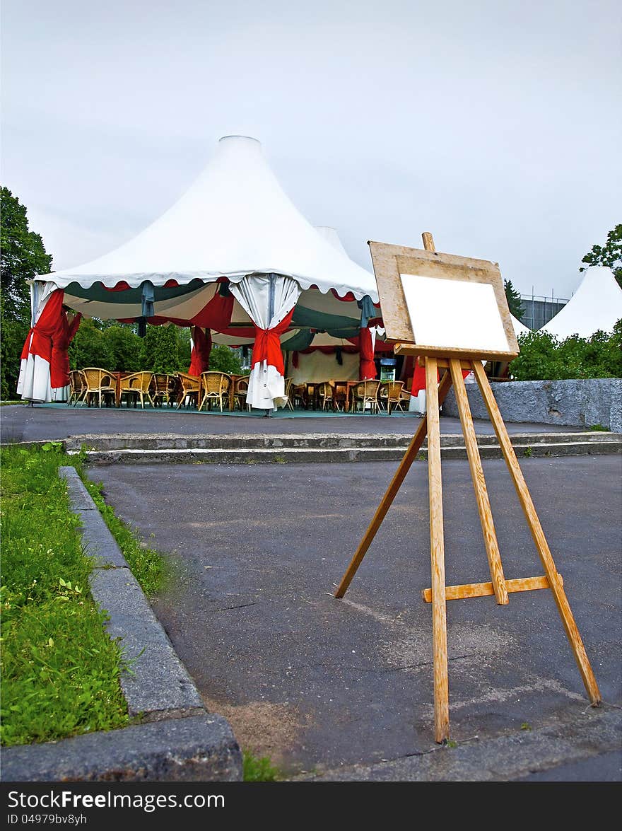 Open- air restaurant; price menu. Open- air restaurant; price menu