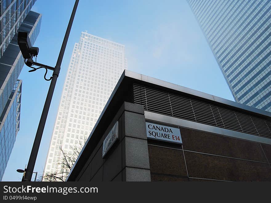 Canary Wharf Tower and Canada Square Sign