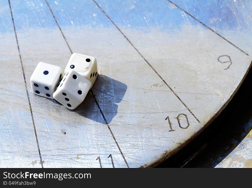 Sundial dice