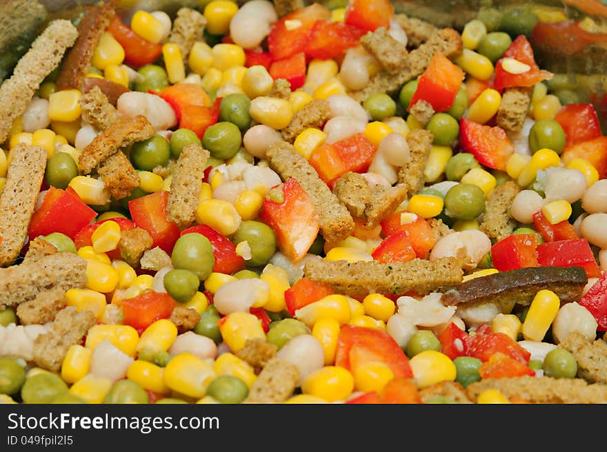 Vegetables salad with bread sticks