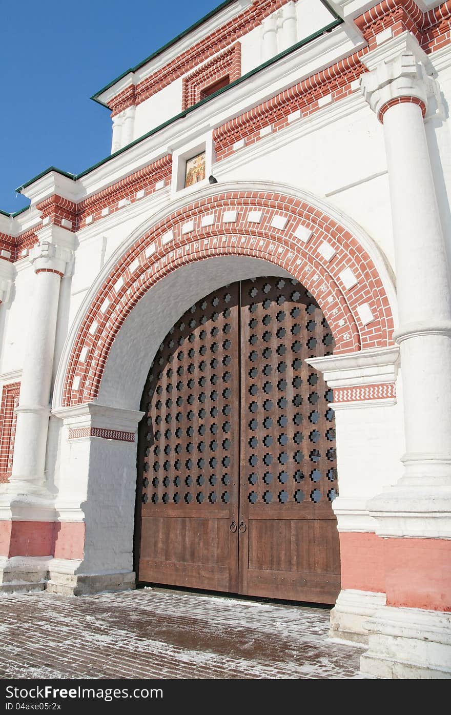 Front gates in Kolomenskoe