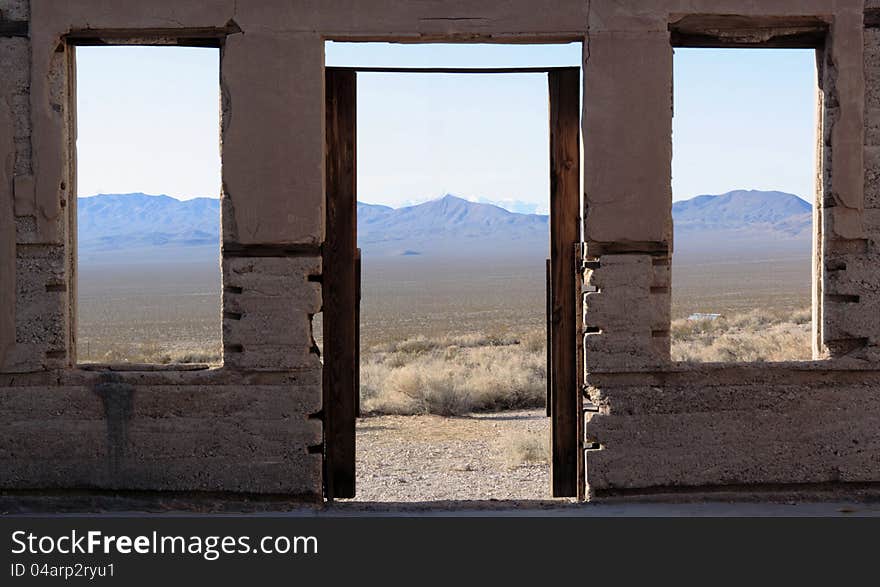 Windows, Rhyolite