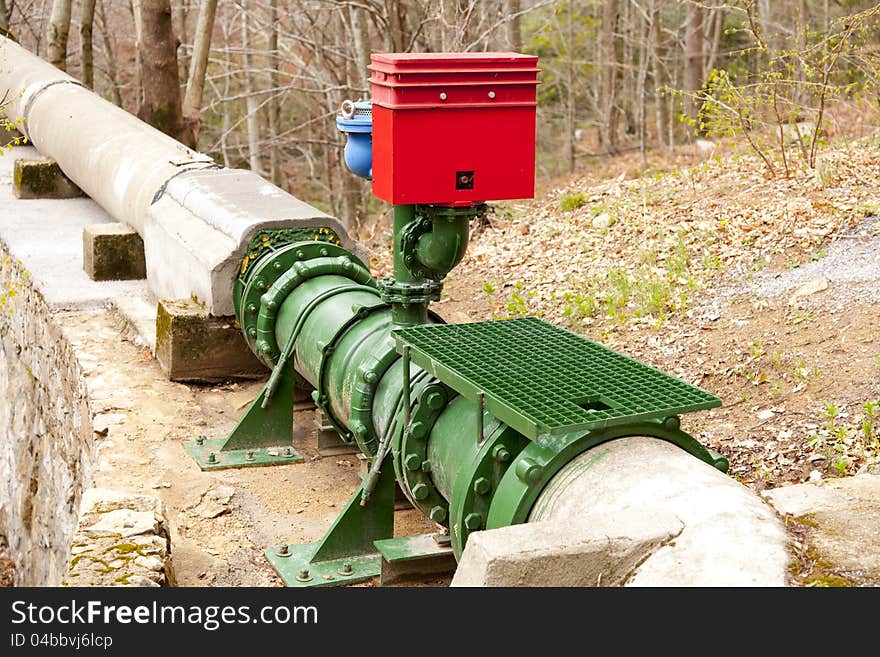 Water pump to push water from a swamp population