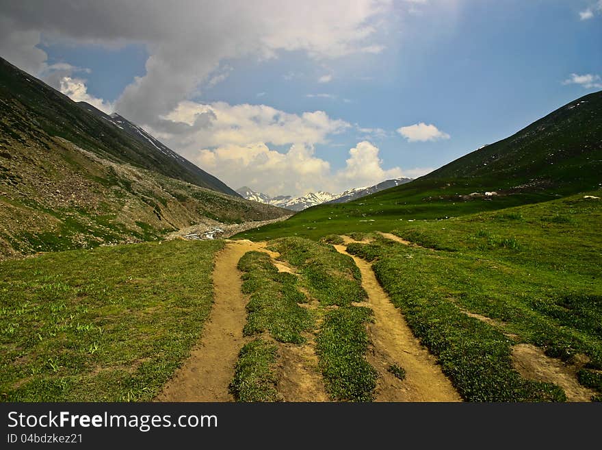 Trek to Dudipatsir lake. Trek to Dudipatsir lake.