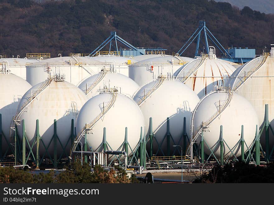 Sphere storage tank in a refinery plant