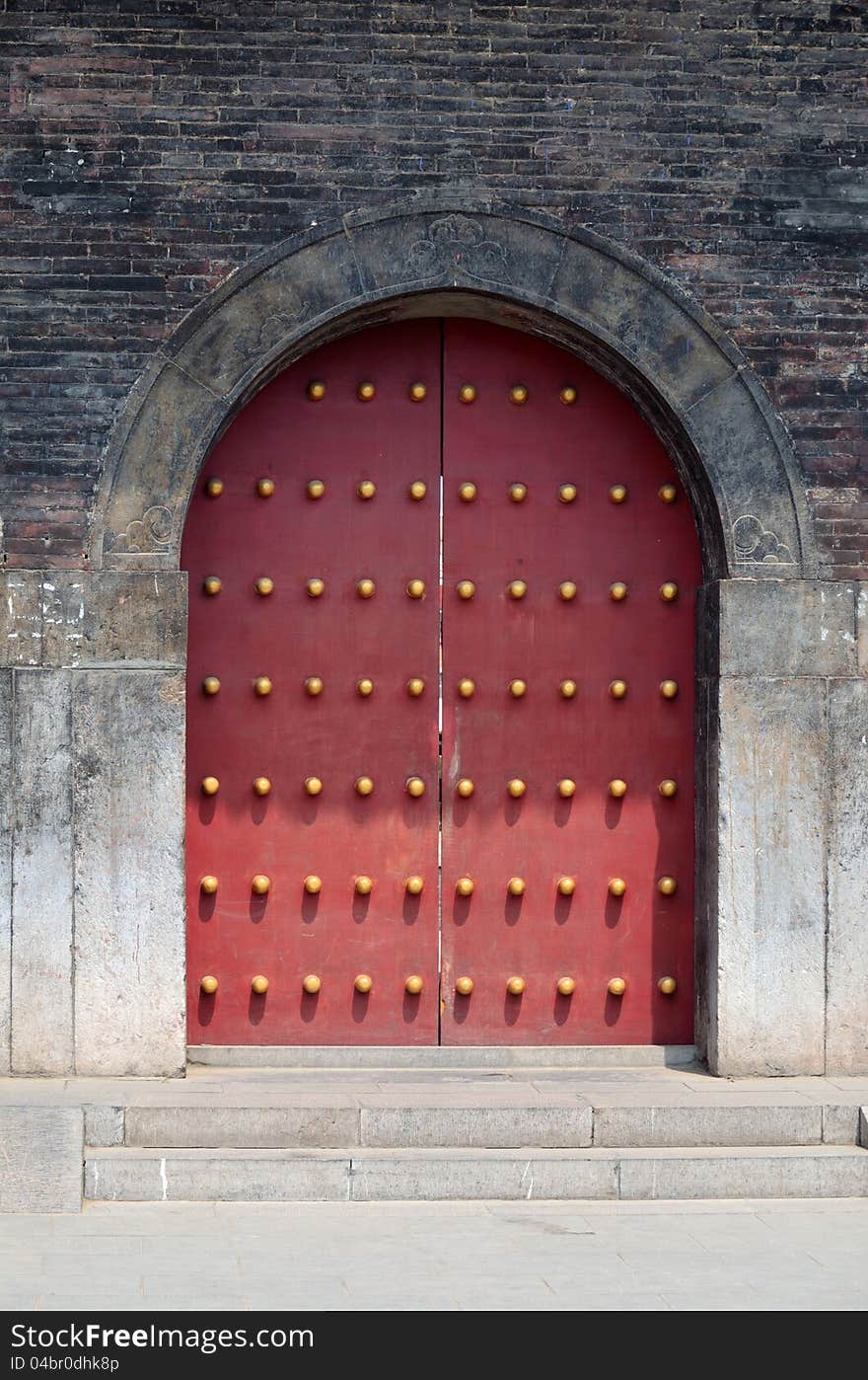 This is a temple gate, full of mystery. This is a temple gate, full of mystery