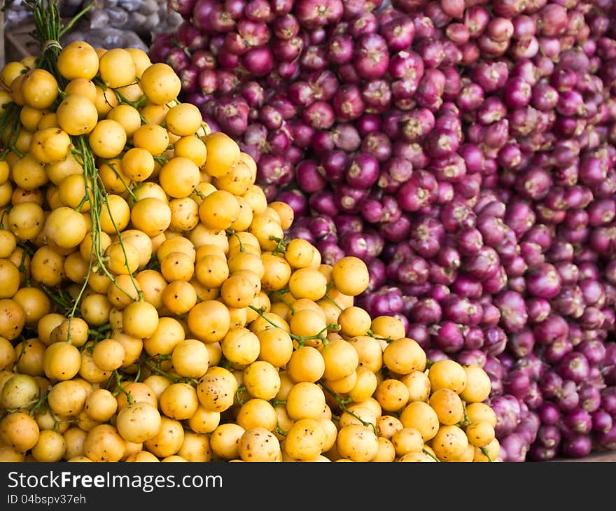 Burmese grape and Shallot