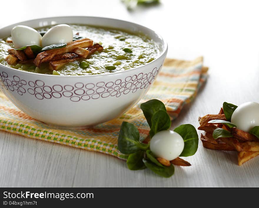 Green broccoli pea soup