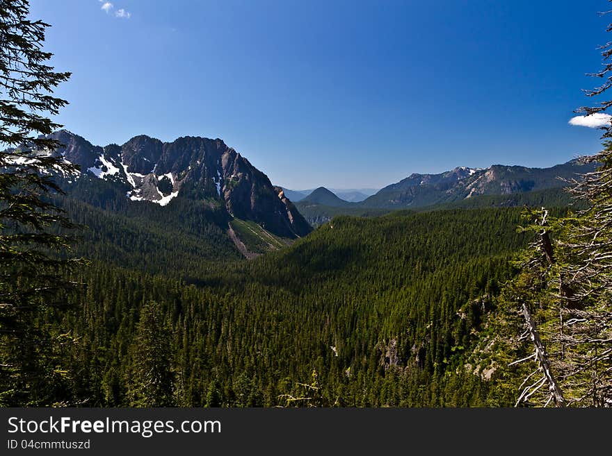 Mountain Range near Mount Rainier