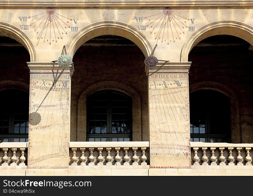 Two sundial in a facade. Two sundial in a facade