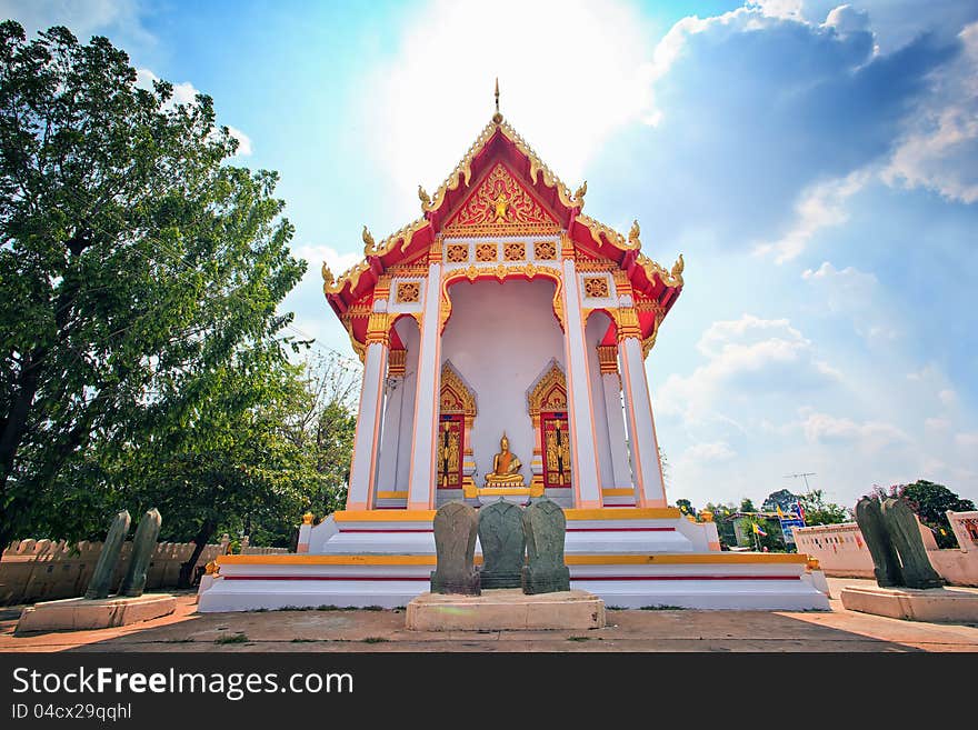 Thai temple and power of the sun