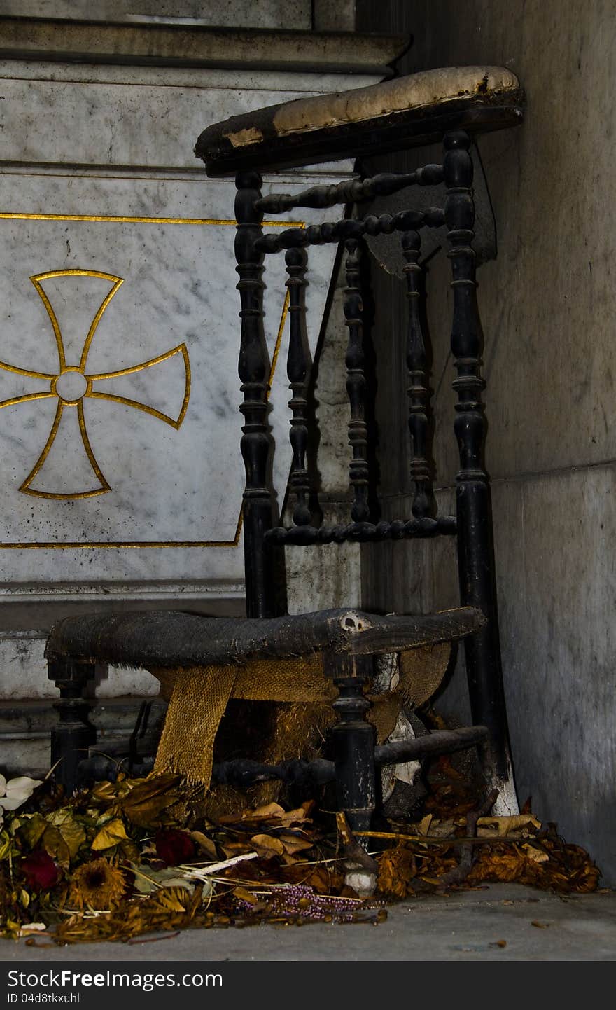 The mysterious Pere Lachaise cemetery