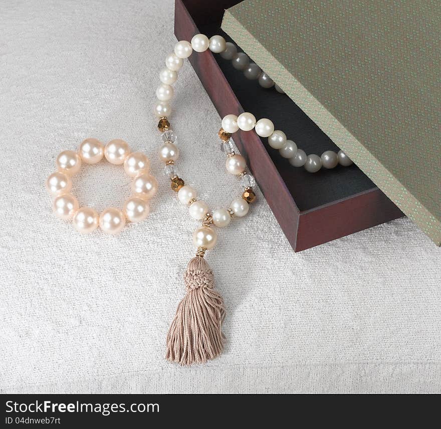 Pearl bracelet and necklace