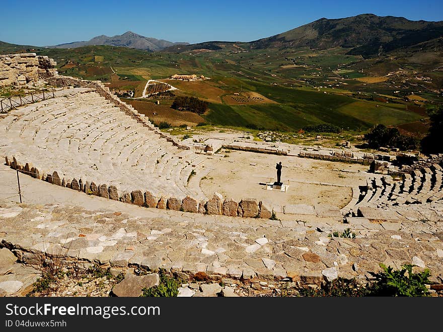 Segesta was the political center of the Elymian people, located in the northwestern part of Sicily, in what are now the province of Trapani and the comune of Calatafimi-Segesta. Segesta was the political center of the Elymian people, located in the northwestern part of Sicily, in what are now the province of Trapani and the comune of Calatafimi-Segesta.