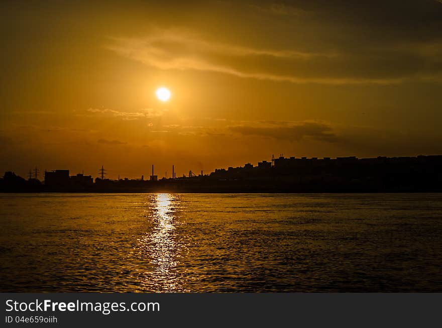 Nice and clear shot of a sunset over the city.