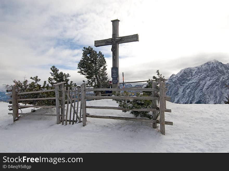 Summit cross at the top of the Roßberg. Summit cross at the top of the Roßberg