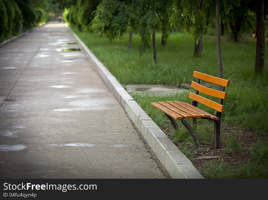 An empty bench