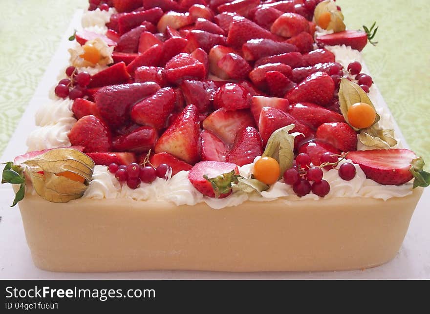 Marzipan strawberry cake