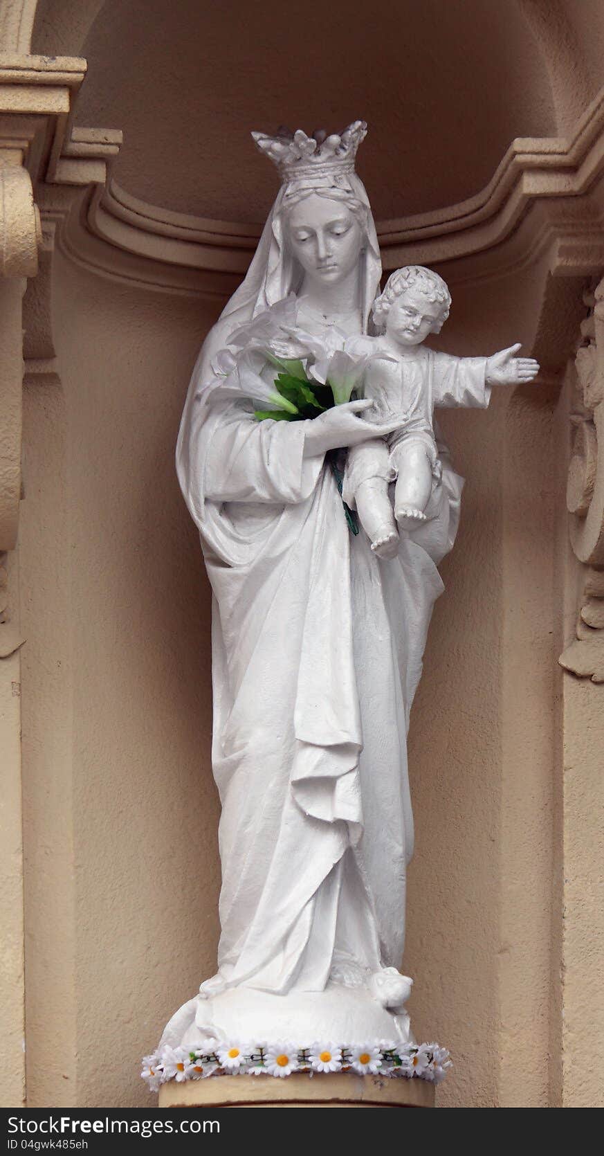 Statue of Virgin Mary and Jesus Christ in Lviv, Ukraine. Statue of Virgin Mary and Jesus Christ in Lviv, Ukraine