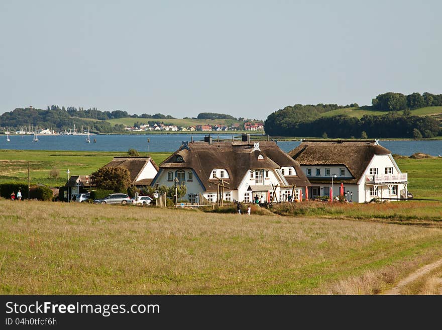 Häuser in Zicker am Ufer der Ostsee. Häuser in Zicker am Ufer der Ostsee