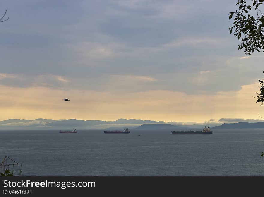 The ships on raid against mountains and the sun