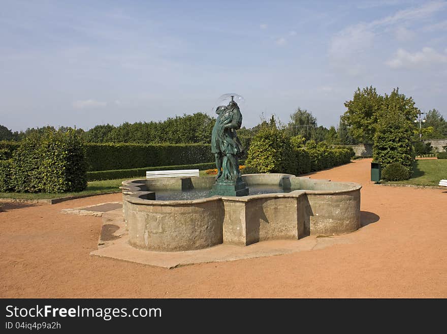 Fountain in the middle of the garden