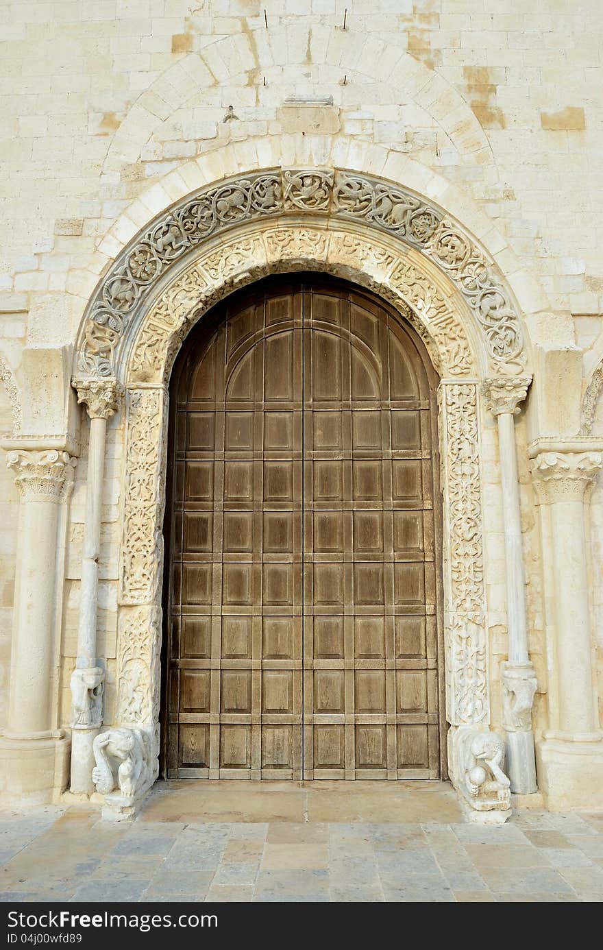 Trani view of the portal window