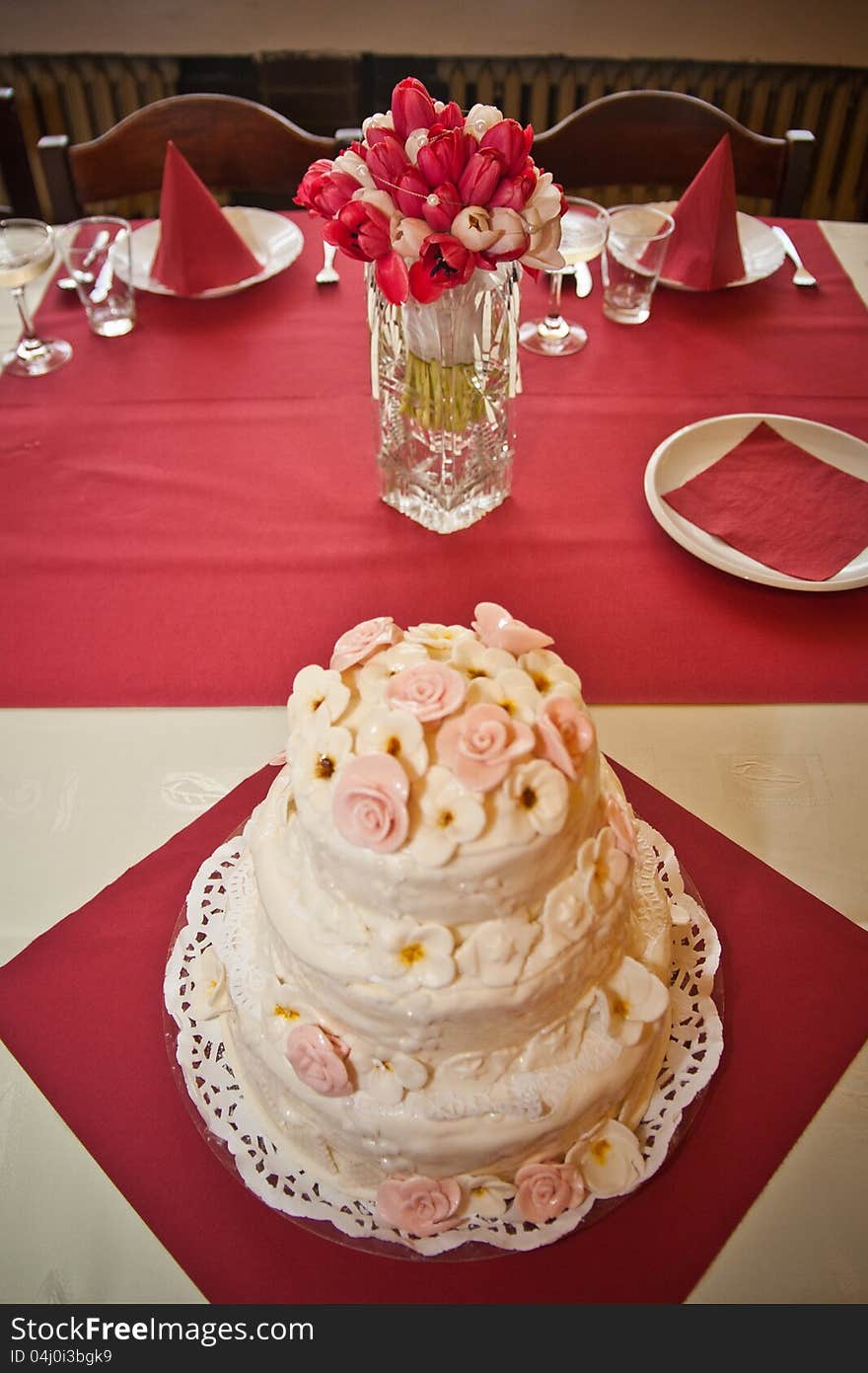 Wedding cake at the reception