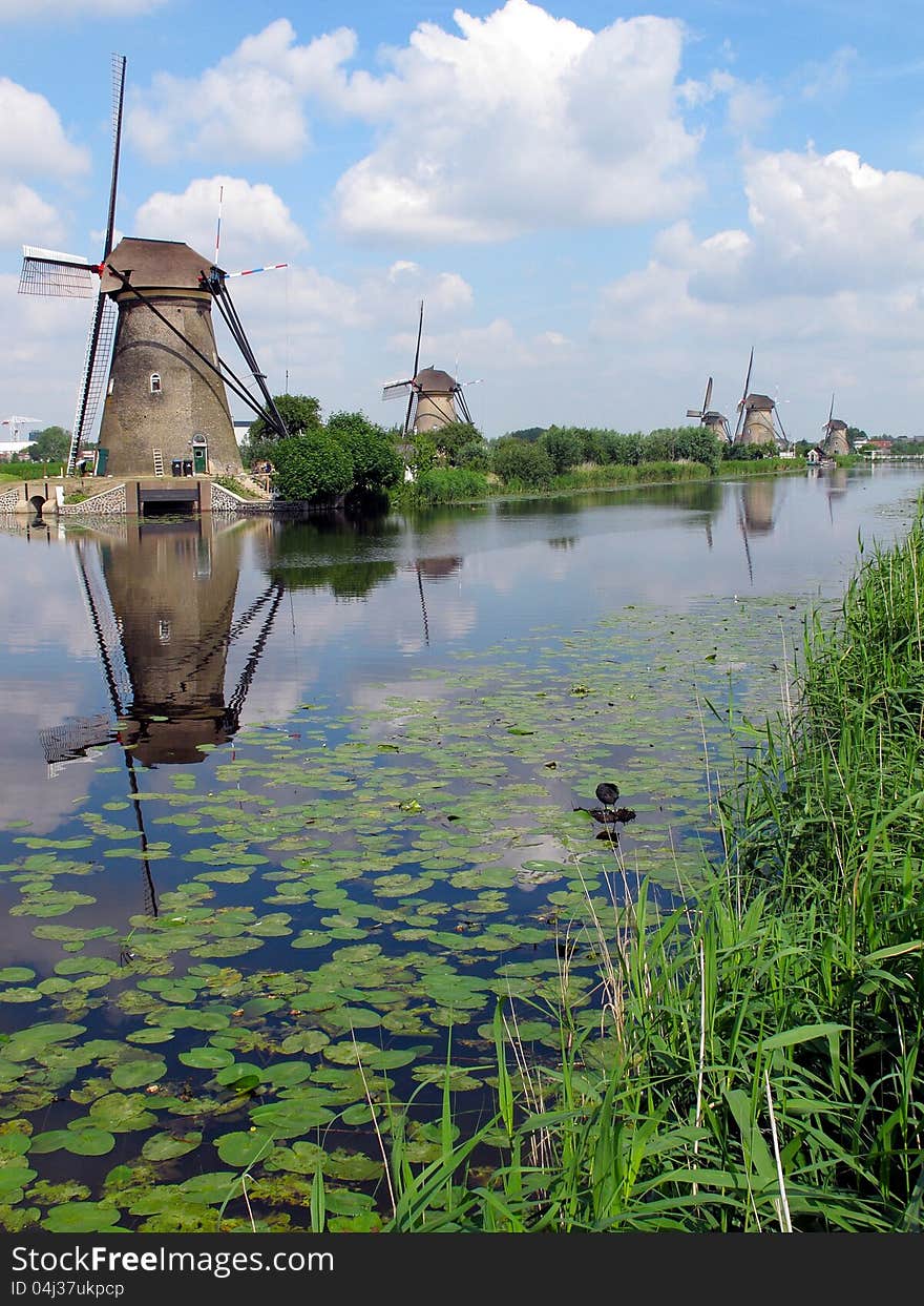 Windmills in central Holland near Kinderdijk. Windmills in central Holland near Kinderdijk.