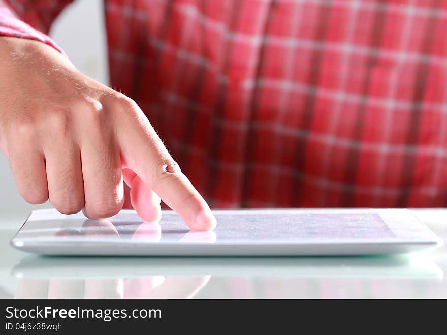 Man using digital tablet, Close-up