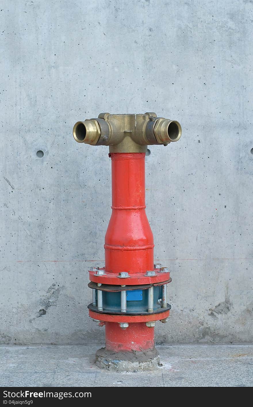 Fire manifold for fire fighting near building