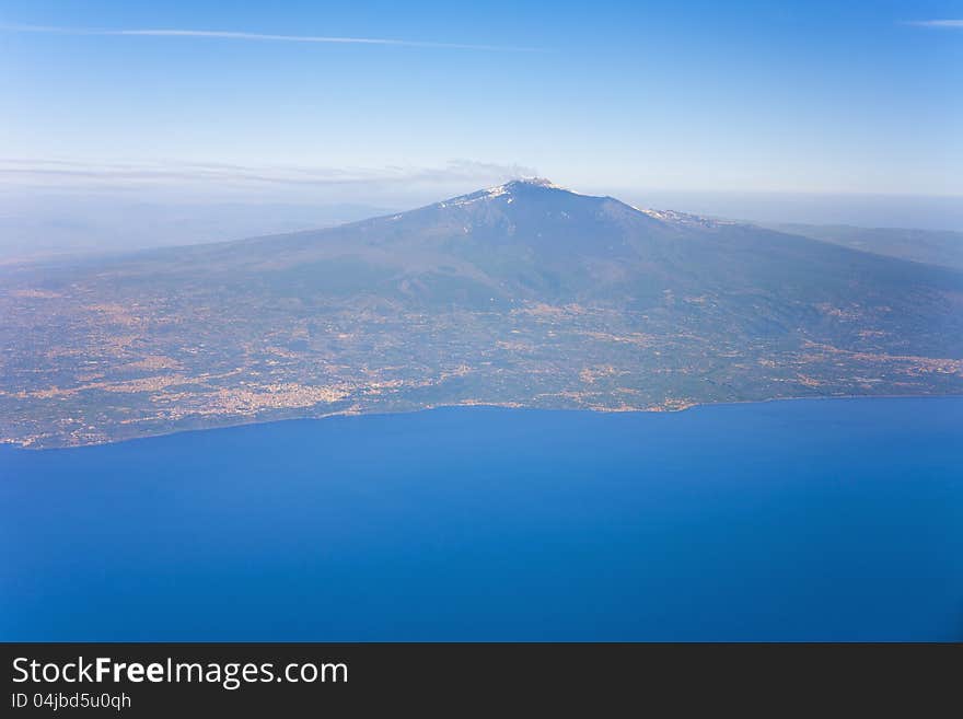 Etna from air.