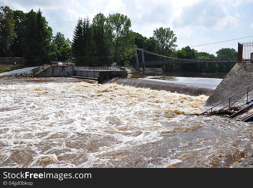 Big water on weir Strakonice